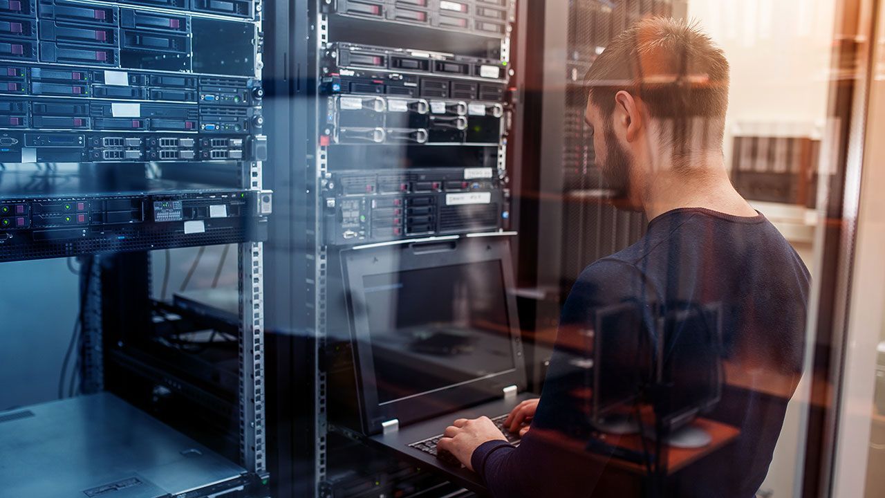 34% систем управления инфраструктурой ЦОД работают на устаревших прошивках